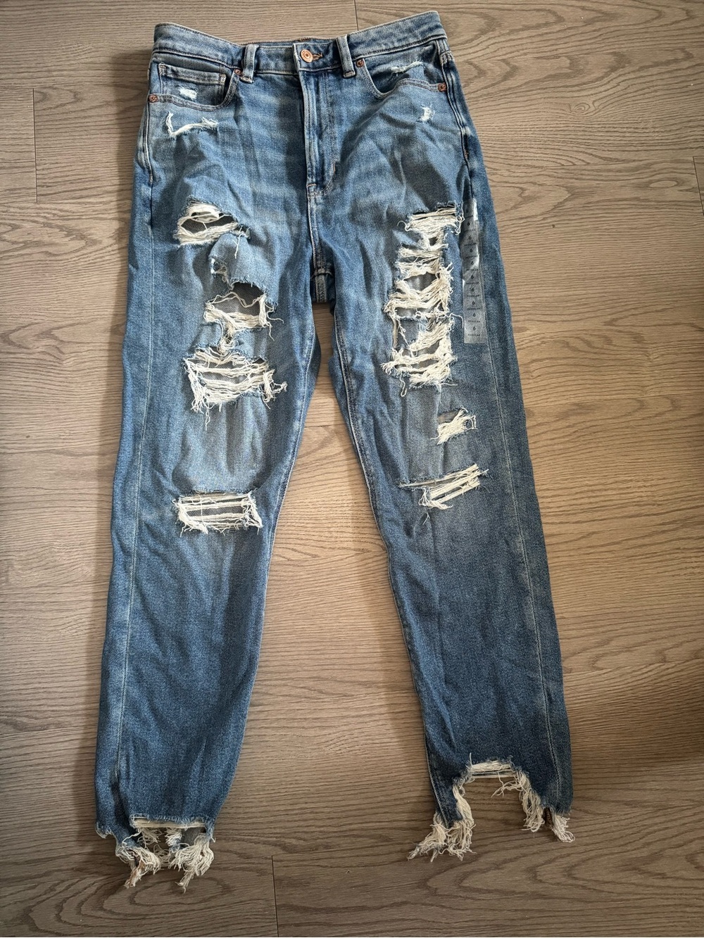 American Eagle Outfitters Light Blue Distressed High-Rise mom Jeans